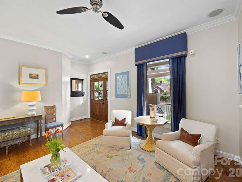 2305 Shenandoah Avenue, Charlotte, NC 28205.  MLS# CAR4380771, YatesRealty ID 28142. 