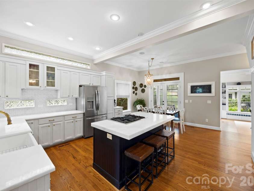 2305 Shenandoah Avenue, Charlotte, NC 28205.  MLS# CAR4380771, YatesRealty ID 28142. 