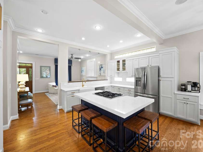 2305 Shenandoah Avenue, Charlotte, NC 28205.  MLS# CAR4380771, YatesRealty ID 28142. 