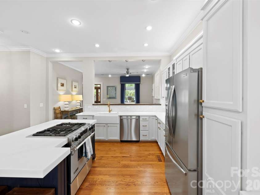 2305 Shenandoah Avenue, Charlotte, NC 28205.  MLS# CAR4380771, YatesRealty ID 28142. 