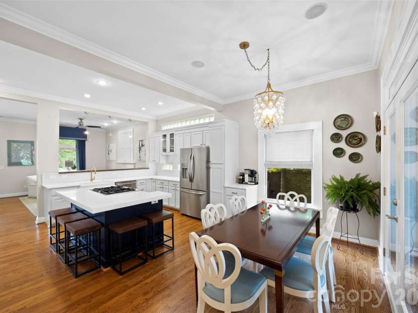 2305 Shenandoah Avenue, Charlotte, NC 28205.  MLS# CAR4380771, YatesRealty ID 28142. 