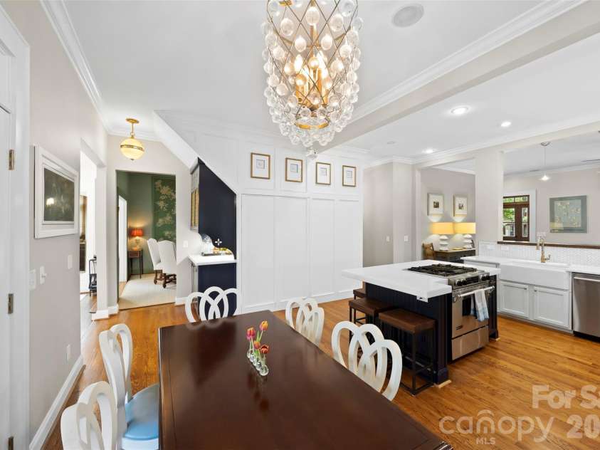 2305 Shenandoah Avenue, Charlotte, NC 28205.  MLS# CAR4380771, YatesRealty ID 28142. 