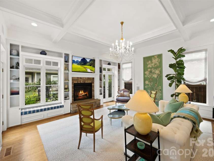 2305 Shenandoah Avenue, Charlotte, NC 28205.  MLS# CAR4380771, YatesRealty ID 28142. 