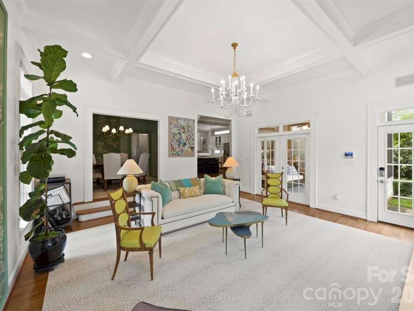 2305 Shenandoah Avenue, Charlotte, NC 28205.  MLS# CAR4380771, YatesRealty ID 28142. 