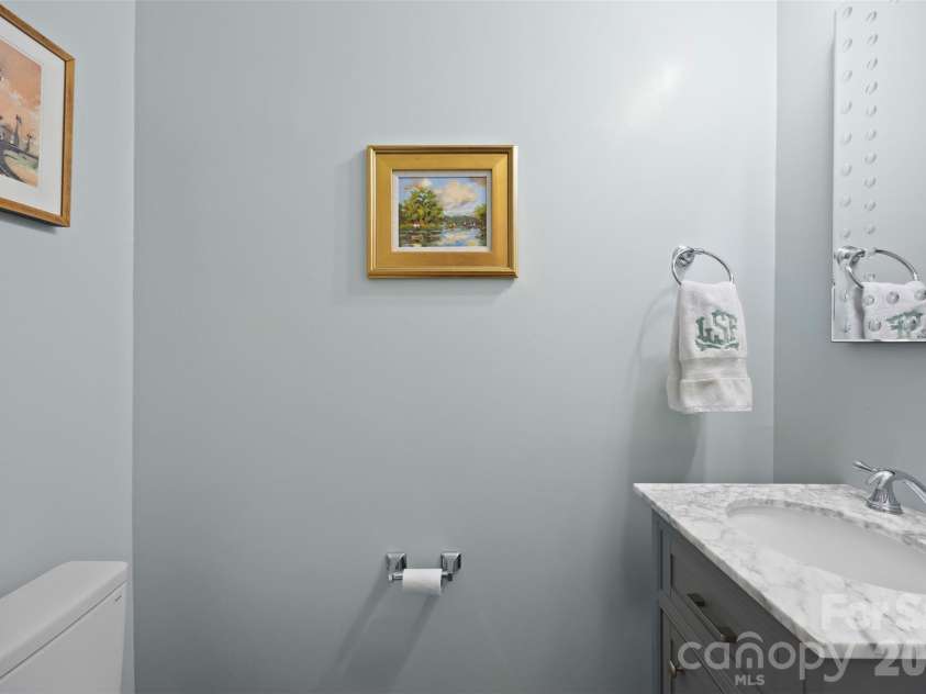 2305 Shenandoah Avenue, Charlotte, NC 28205.  MLS# CAR4380771, YatesRealty ID 28142. 