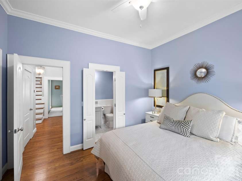 2305 Shenandoah Avenue, Charlotte, NC 28205.  MLS# CAR4380771, YatesRealty ID 28142. 