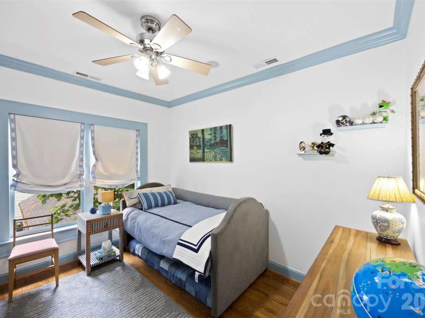2305 Shenandoah Avenue, Charlotte, NC 28205.  MLS# CAR4380771, YatesRealty ID 28142. 