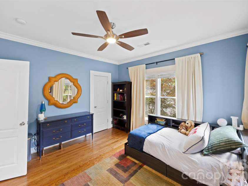 2305 Shenandoah Avenue, Charlotte, NC 28205.  MLS# CAR4380771, YatesRealty ID 28142. 