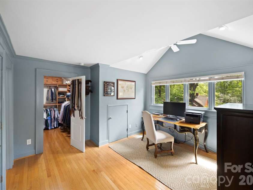 2305 Shenandoah Avenue, Charlotte, NC 28205.  MLS# CAR4380771, YatesRealty ID 28142. 