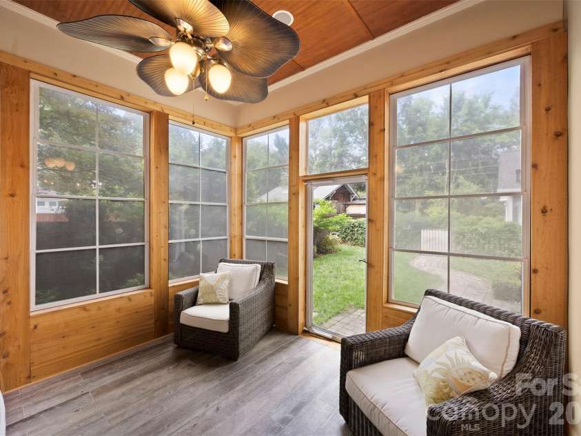 2305 Shenandoah Avenue, Charlotte, NC 28205.  MLS# CAR4380771, YatesRealty ID 28142. 