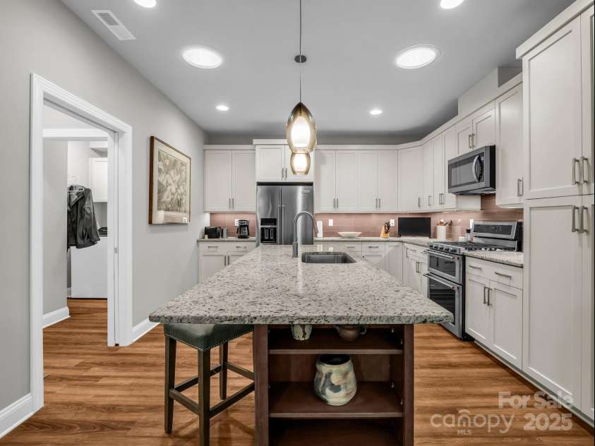 29 Stonehollow Lane, Brevard, NC 28712.  MLS# CAR4282263, YatesRealty ID 28142. 