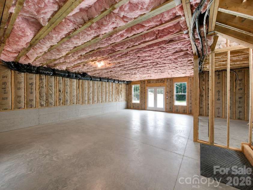 3015 Commonwealth Avenue, Charlotte, NC 28205.  MLS# CAR4397576, YatesRealty ID 28143. 