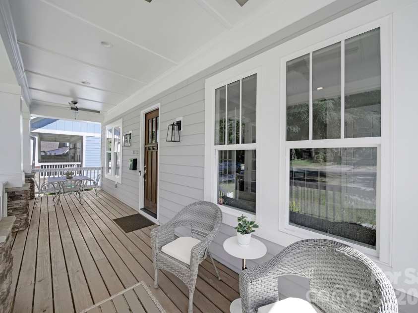 3015 Commonwealth Avenue, Charlotte, NC 28205.  MLS# CAR4397576, YatesRealty ID 28143. 