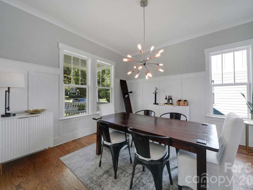 3015 Commonwealth Avenue, Charlotte, NC 28205.  MLS# CAR4397576, YatesRealty ID 28143. 