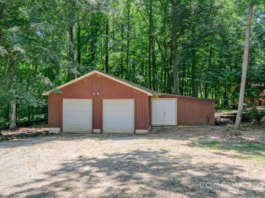 103 Sycamore Road, Salisbury, NC 28147.  MLS# CAR4265869, YatesRealty ID 28144. Garage