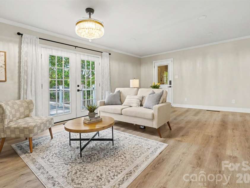 738 Edgemoor Drive, Mooresville, NC 28115.  MLS# CAR4382810, YatesRealty ID 28144. 