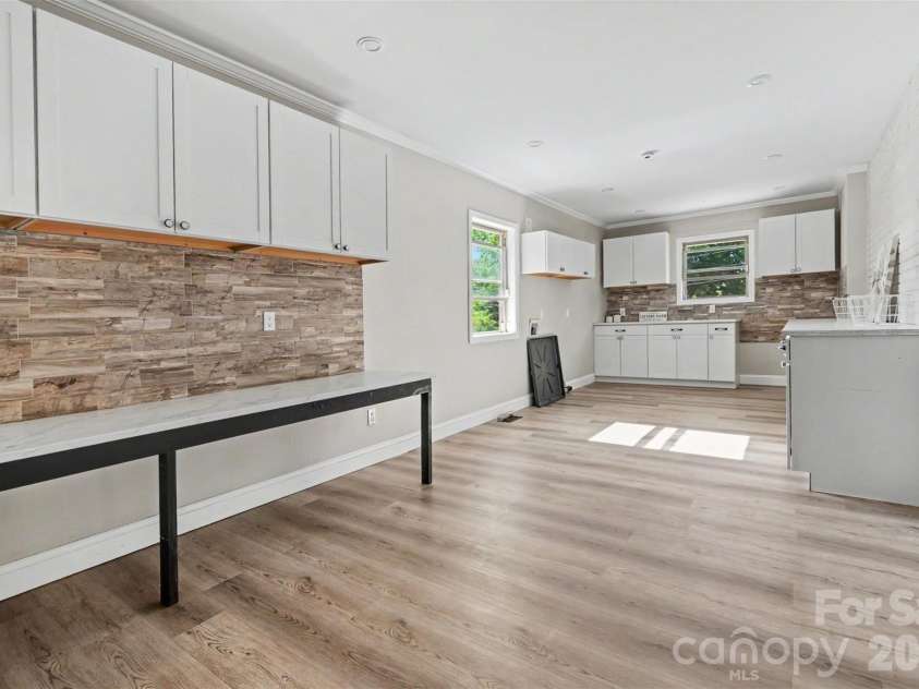 738 Edgemoor Drive, Mooresville, NC 28115.  MLS# CAR4382810, YatesRealty ID 28144. Utility/Laundry room