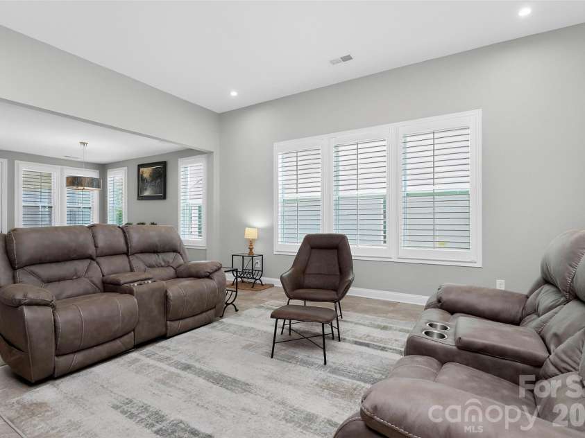 4122 Moxie Way, Charlotte, NC 28215.  MLS# CAR4384032, YatesRealty ID 28145. 