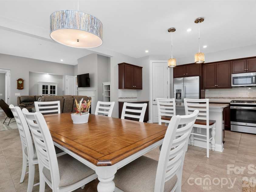 4122 Moxie Way, Charlotte, NC 28215.  MLS# CAR4384032, YatesRealty ID 28145. 