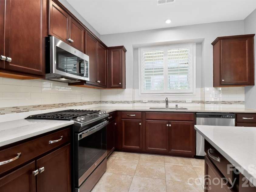4122 Moxie Way, Charlotte, NC 28215.  MLS# CAR4384032, YatesRealty ID 28145. 