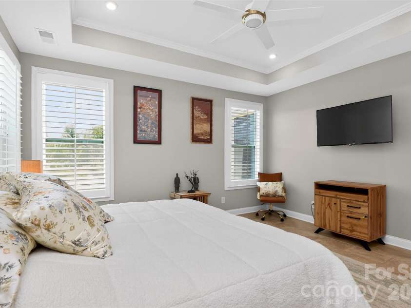 4122 Moxie Way, Charlotte, NC 28215.  MLS# CAR4384032, YatesRealty ID 28145. 