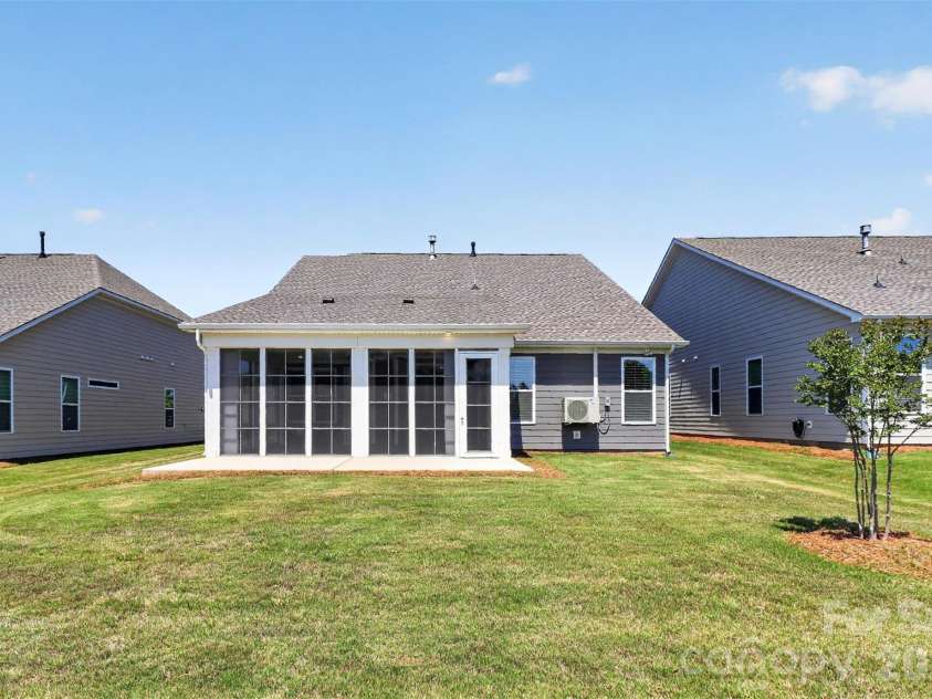 4122 Moxie Way, Charlotte, NC 28215.  MLS# CAR4384032, YatesRealty ID 28145. 