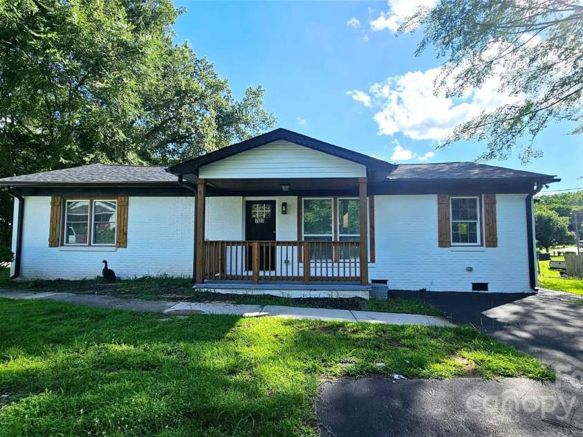 703 Central Drive, Concord, NC 28027.  MLS# CAR4272238, YatesRealty ID 28145. 