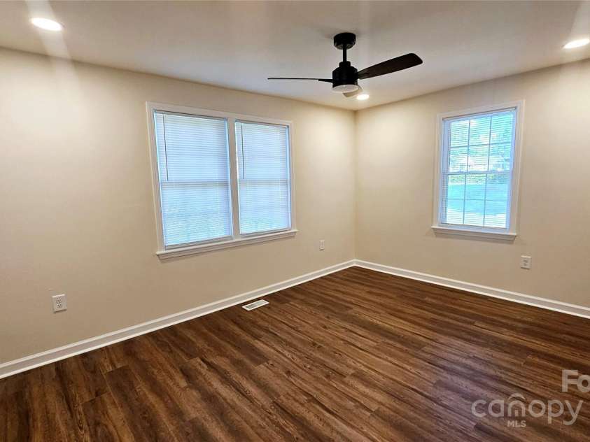 703 Central Drive, Concord, NC 28027.  MLS# CAR4272238, YatesRealty ID 28145. Primary Bedroom