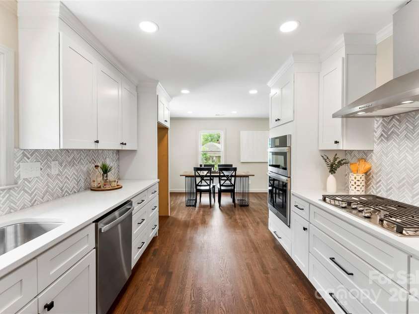 3661 Annlin Avenue, Charlotte, NC 28209.  MLS# CAR4259682, YatesRealty ID 28146. Kitchen