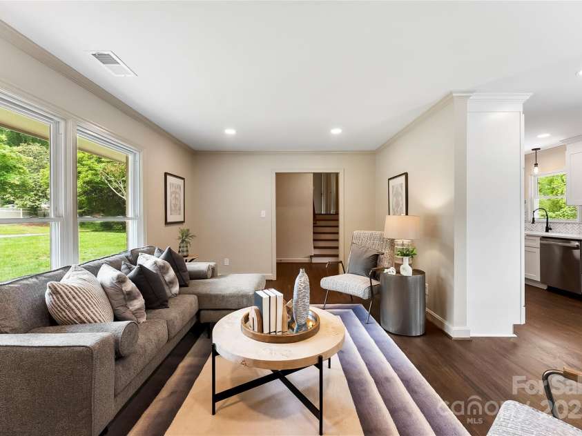 3661 Annlin Avenue, Charlotte, NC 28209.  MLS# CAR4259682, YatesRealty ID 28146. Living Room