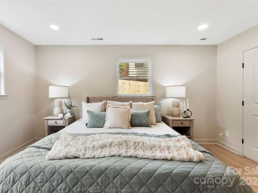 3661 Annlin Avenue, Charlotte, NC 28209.  MLS# CAR4259682, YatesRealty ID 28146. Primary Bedroom