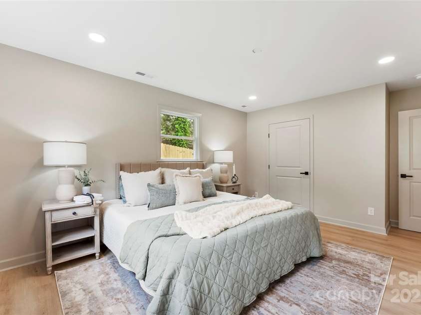 3661 Annlin Avenue, Charlotte, NC 28209.  MLS# CAR4259682, YatesRealty ID 28146. Primary Bedroom