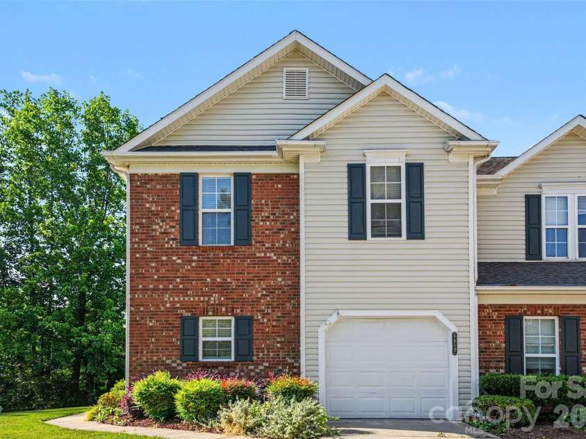 8917 Cinnabay Drive, Charlotte, NC 28216.  MLS# CAR4384561, YatesRealty ID 28146. 