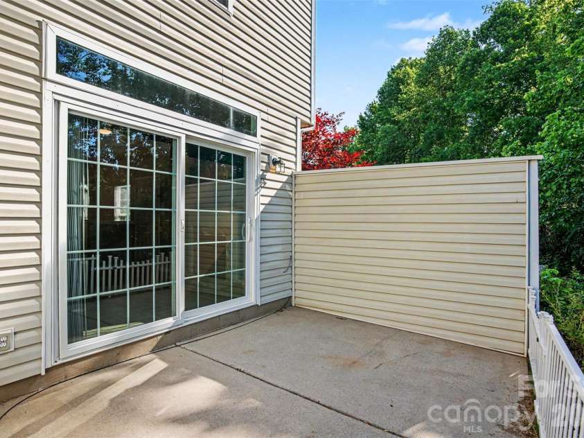 8917 Cinnabay Drive, Charlotte, NC 28216.  MLS# CAR4384561, YatesRealty ID 28146. 