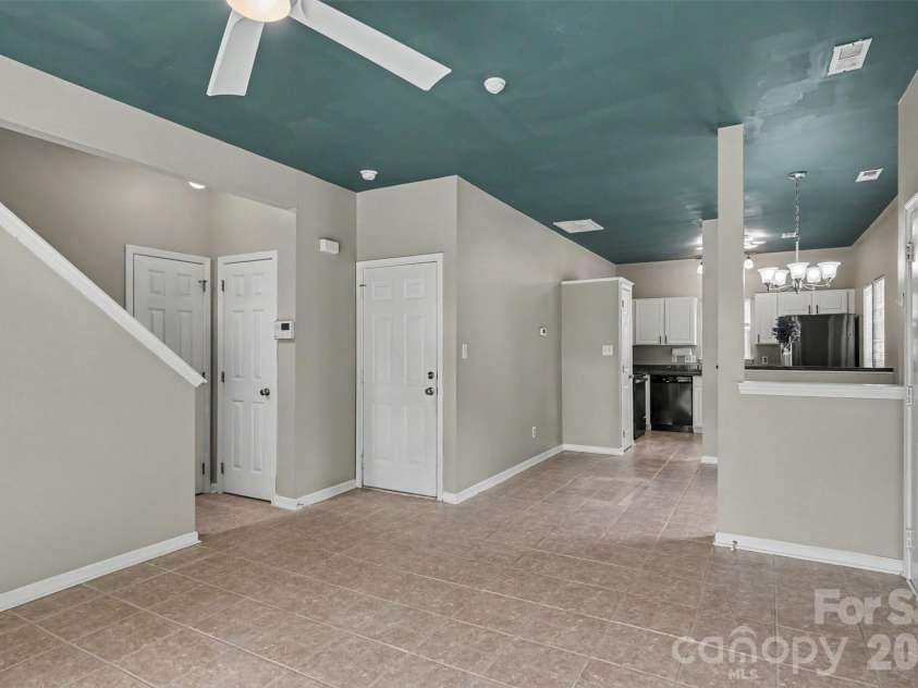 8917 Cinnabay Drive, Charlotte, NC 28216.  MLS# CAR4384561, YatesRealty ID 28146. 