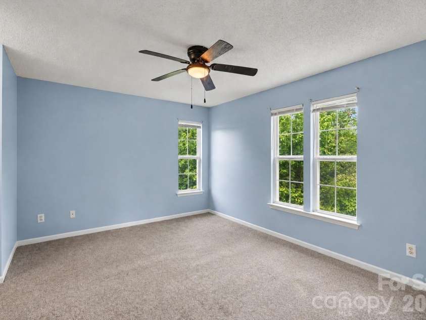 8917 Cinnabay Drive, Charlotte, NC 28216.  MLS# CAR4384561, YatesRealty ID 28146. 