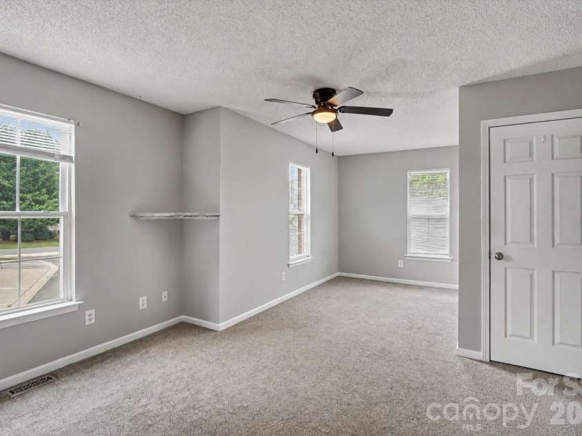 8917 Cinnabay Drive, Charlotte, NC 28216.  MLS# CAR4384561, YatesRealty ID 28146. 