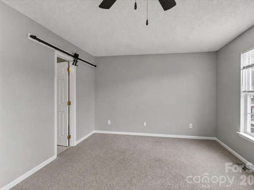 8917 Cinnabay Drive, Charlotte, NC 28216.  MLS# CAR4384561, YatesRealty ID 28146. 