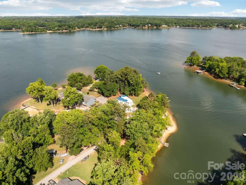 3911 Sandy Point Drive, York, SC 29745.  MLS# CAR4384712, YatesRealty ID 28147. 