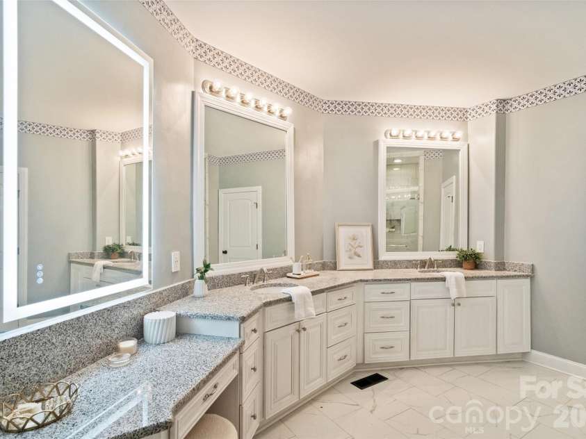 3911 Sandy Point Drive, York, SC 29745.  MLS# CAR4384712, YatesRealty ID 28147. 