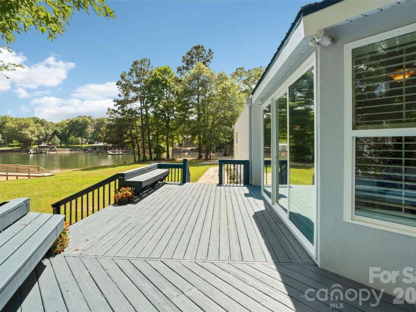 3911 Sandy Point Drive, York, SC 29745.  MLS# CAR4384712, YatesRealty ID 28147. 