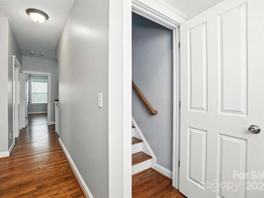 5807 Mctaggart Lane, Charlotte, NC 28269.  MLS# CAR4237626, YatesRealty ID 28147. 