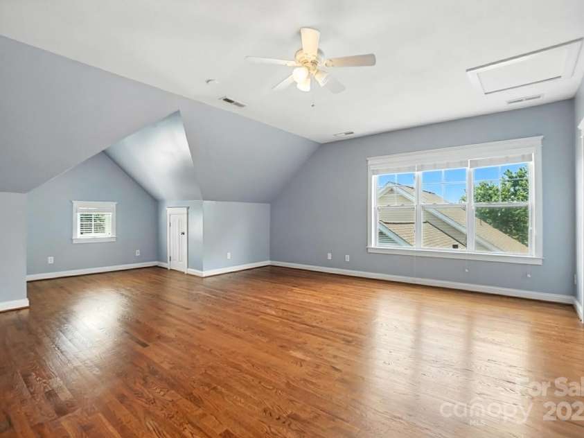 5807 Mctaggart Lane, Charlotte, NC 28269.  MLS# CAR4237626, YatesRealty ID 28147. Third floor
