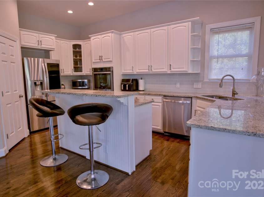 143 Gibbs Road, Mooresville, NC 28117.  MLS# CAR4244508, YatesRealty ID 28148. Kitchen island