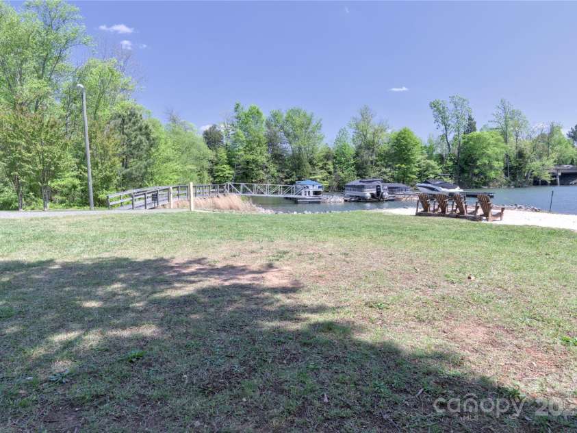 143 Gibbs Road, Mooresville, NC 28117.  MLS# CAR4244508, YatesRealty ID 28148. Lake access