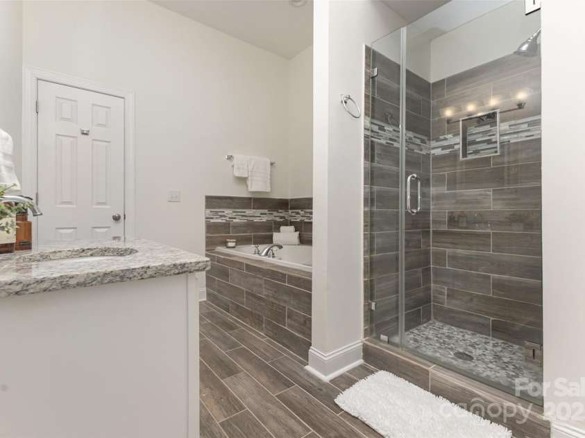 143 Gibbs Road, Mooresville, NC 28117.  MLS# CAR4319379, YatesRealty ID 28148. 