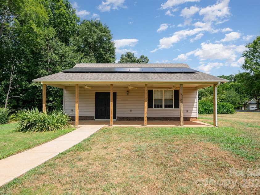 500 Pearl Place Lane, York, SC 29745.  MLS# CAR4284015, YatesRealty ID 2815. 