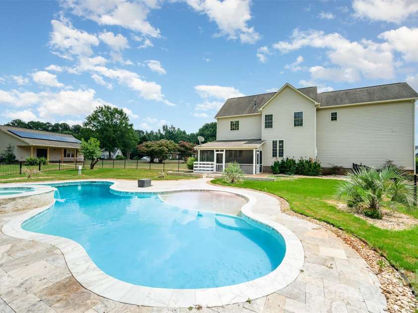 500 Pearl Place Lane, York, SC 29745.  MLS# CAR4284015, YatesRealty ID 2815. 