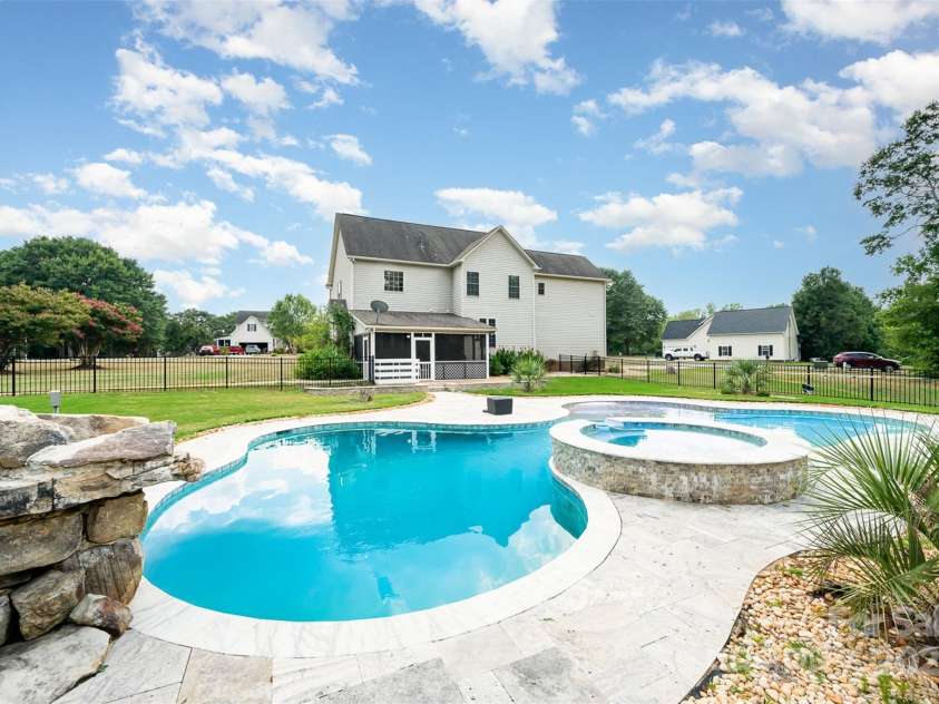 500 Pearl Place Lane, York, SC 29745.  MLS# CAR4284015, YatesRealty ID 2815. 