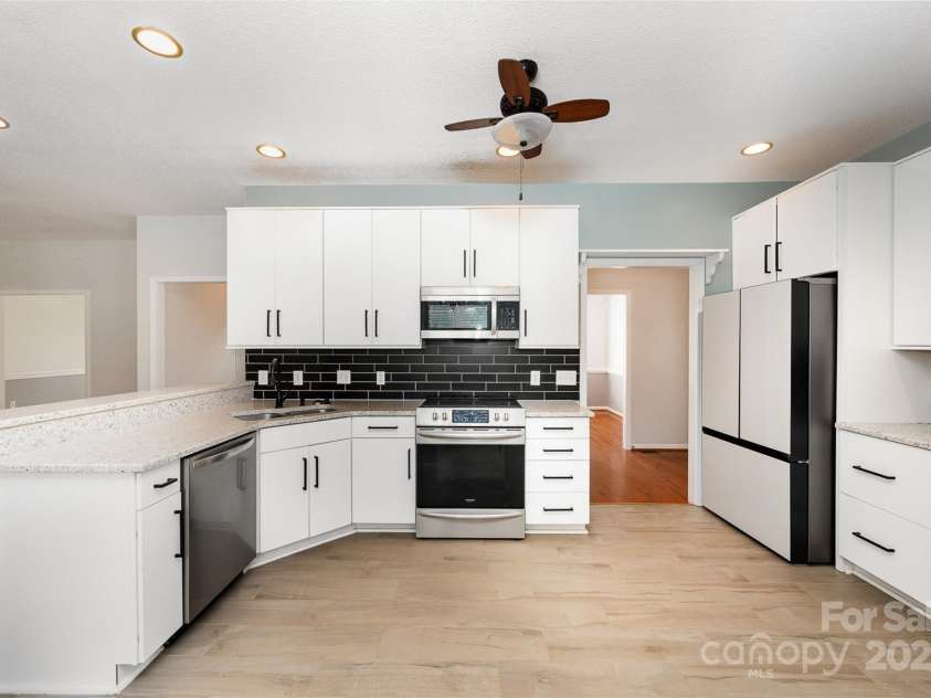 500 Pearl Place Lane, York, SC 29745.  MLS# CAR4284015, YatesRealty ID 2815. 